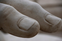 Statue fingers
